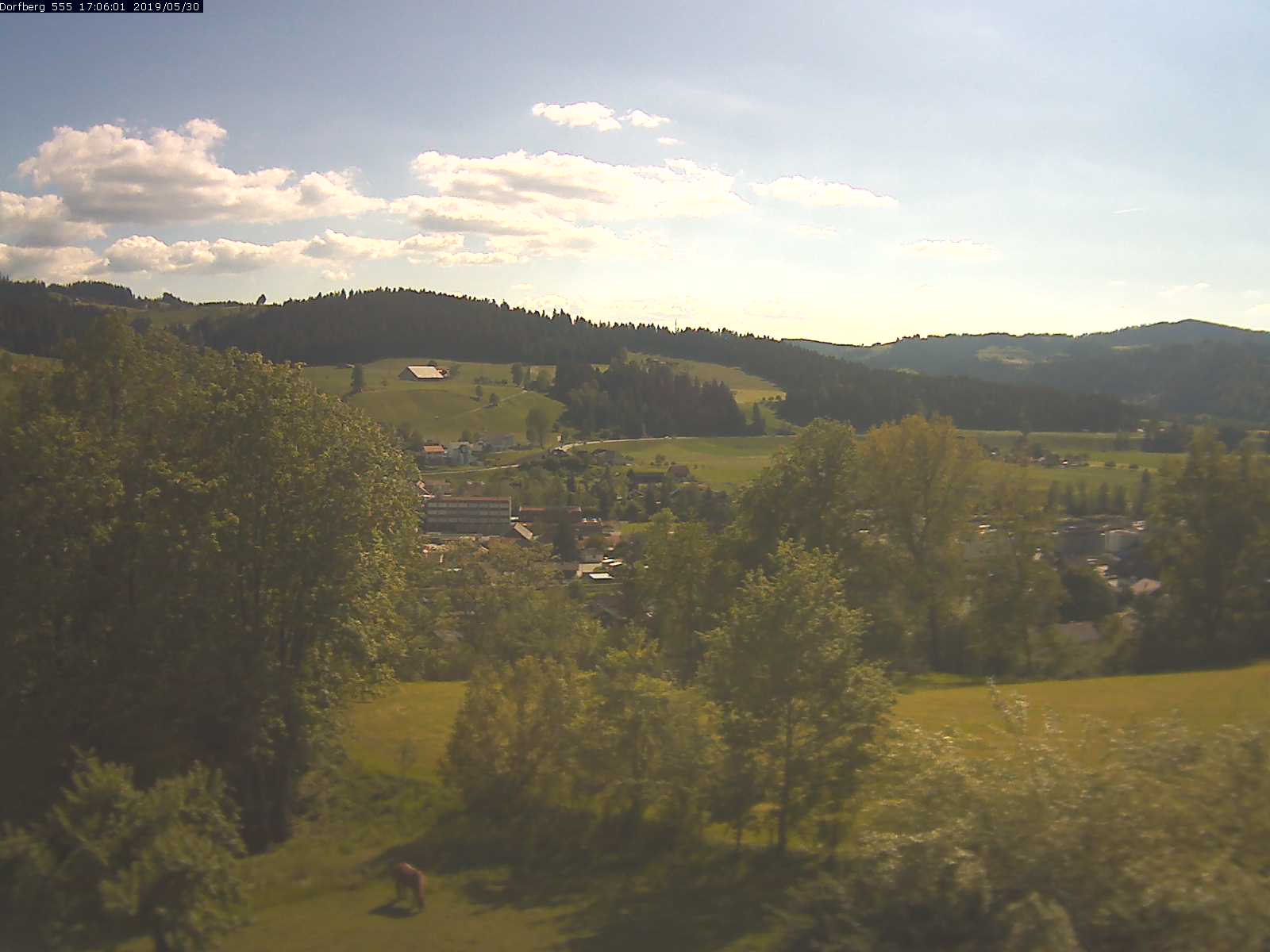 Webcam-Bild: Aussicht vom Dorfberg in Langnau 20190530-170601