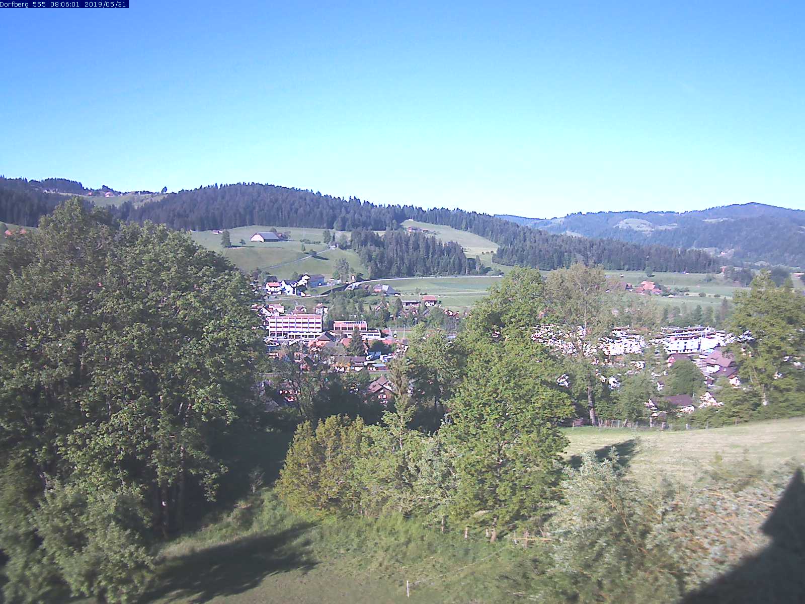 Webcam-Bild: Aussicht vom Dorfberg in Langnau 20190531-080601