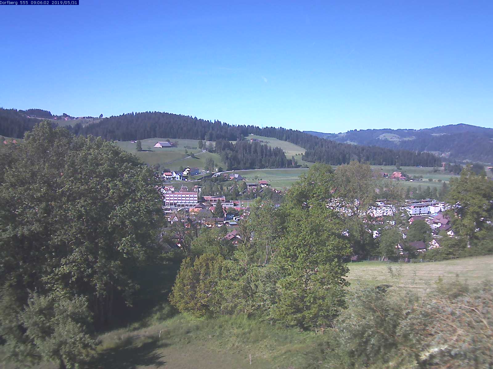 Webcam-Bild: Aussicht vom Dorfberg in Langnau 20190531-090601