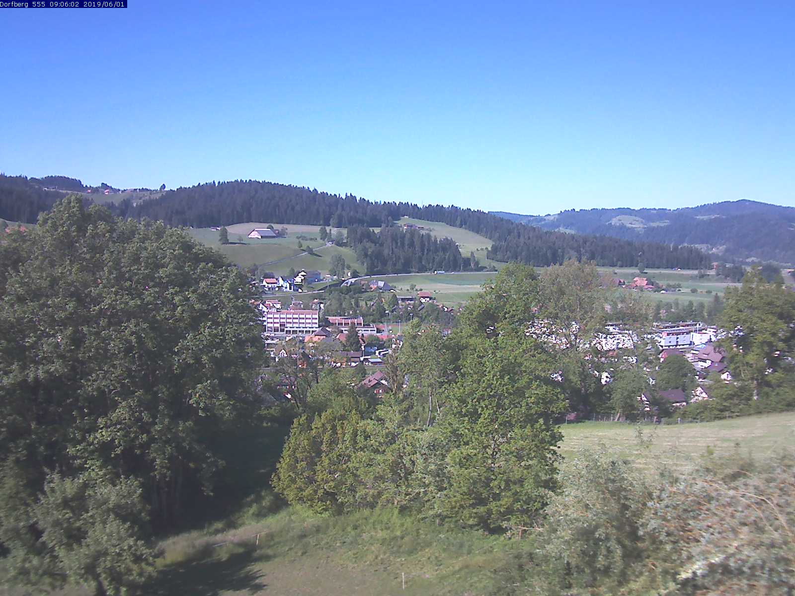 Webcam-Bild: Aussicht vom Dorfberg in Langnau 20190601-090601