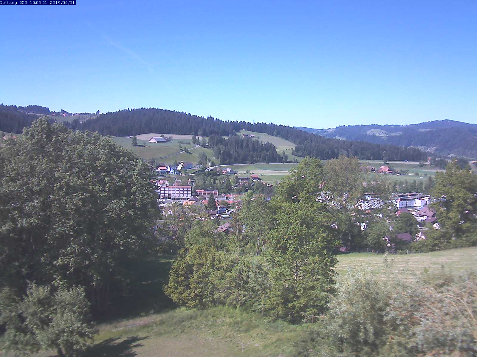 Webcam-Bild: Aussicht vom Dorfberg in Langnau 20190601-100601