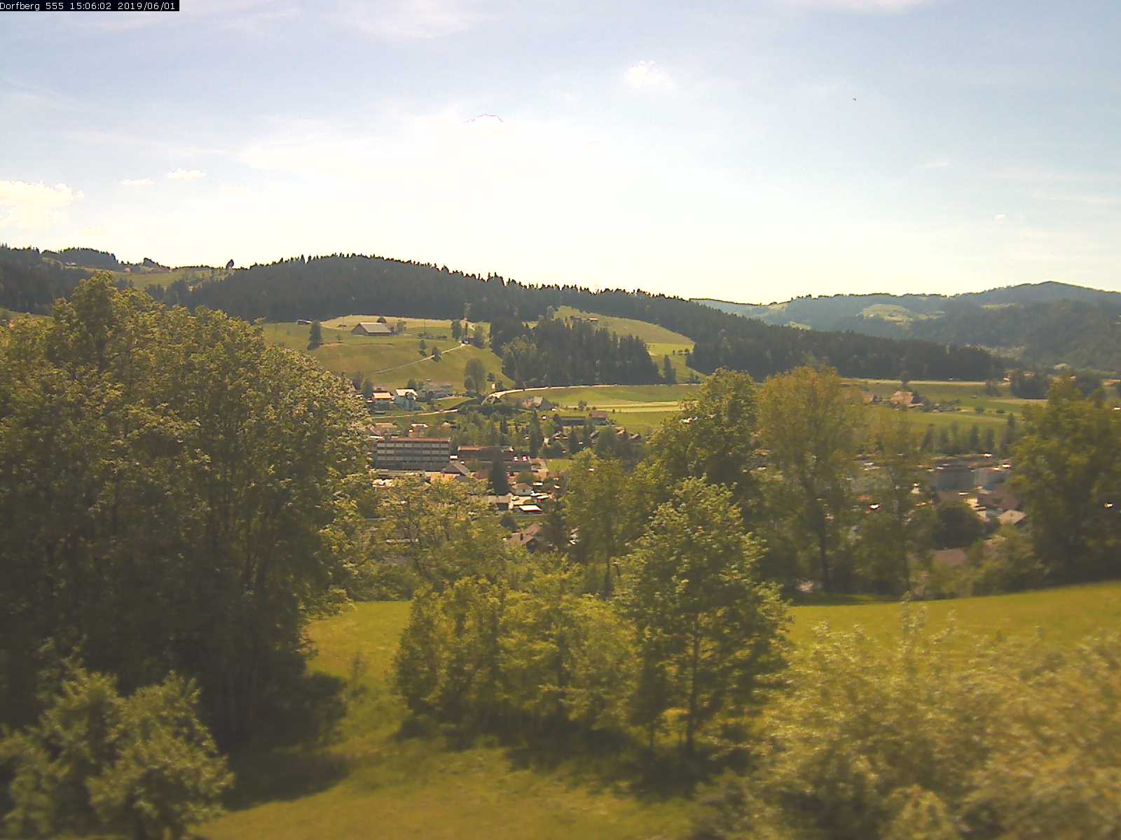 Webcam-Bild: Aussicht vom Dorfberg in Langnau 20190601-150601