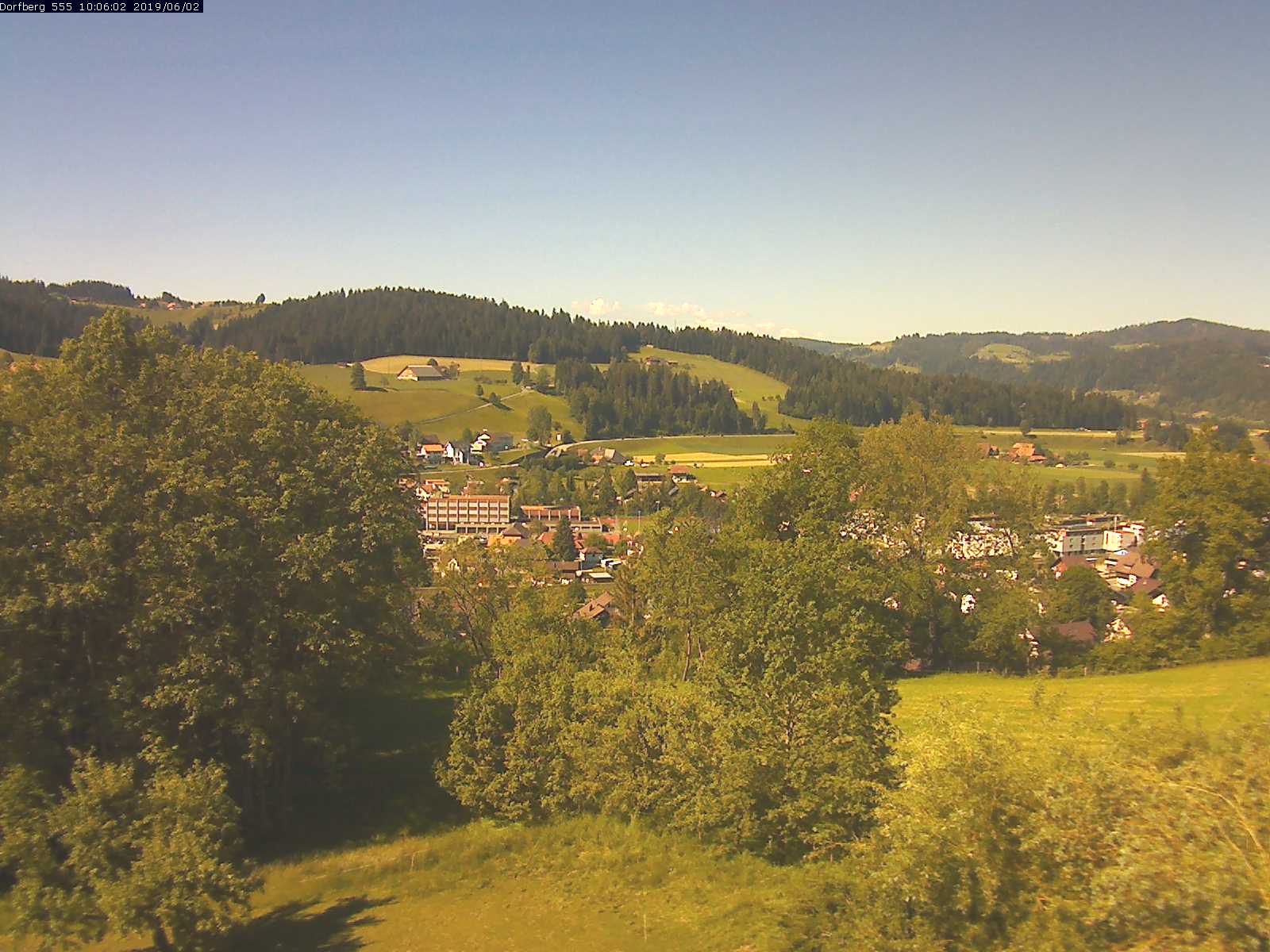 Webcam-Bild: Aussicht vom Dorfberg in Langnau 20190602-100601