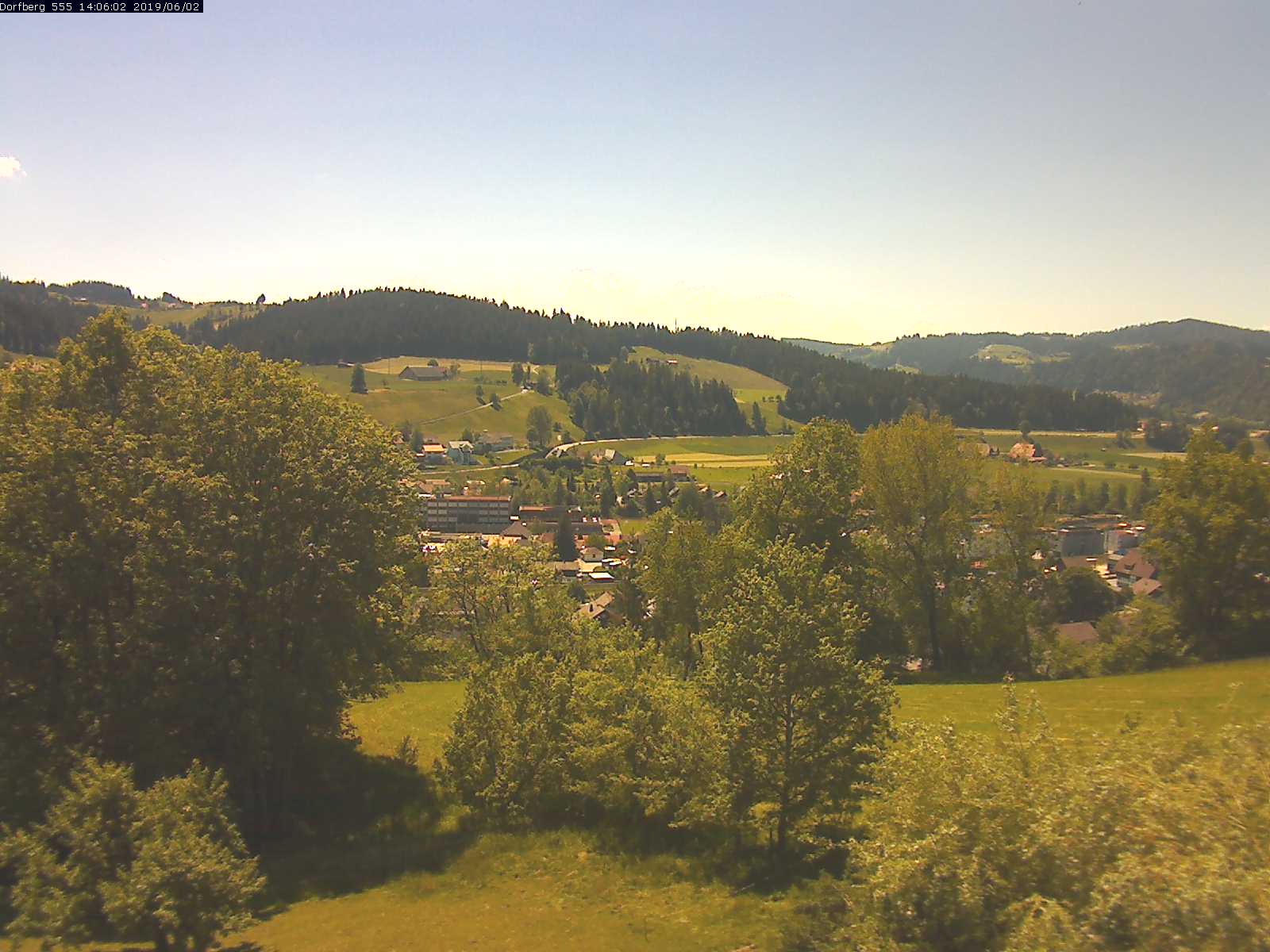 Webcam-Bild: Aussicht vom Dorfberg in Langnau 20190602-140602