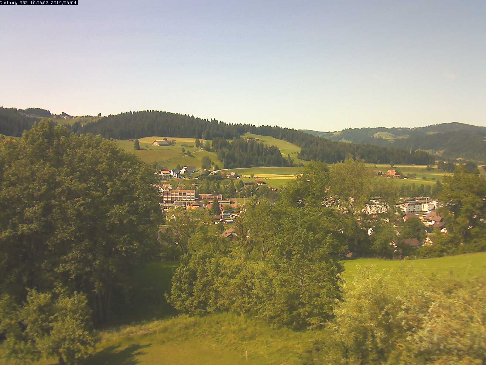 Webcam-Bild: Aussicht vom Dorfberg in Langnau 20190604-100601