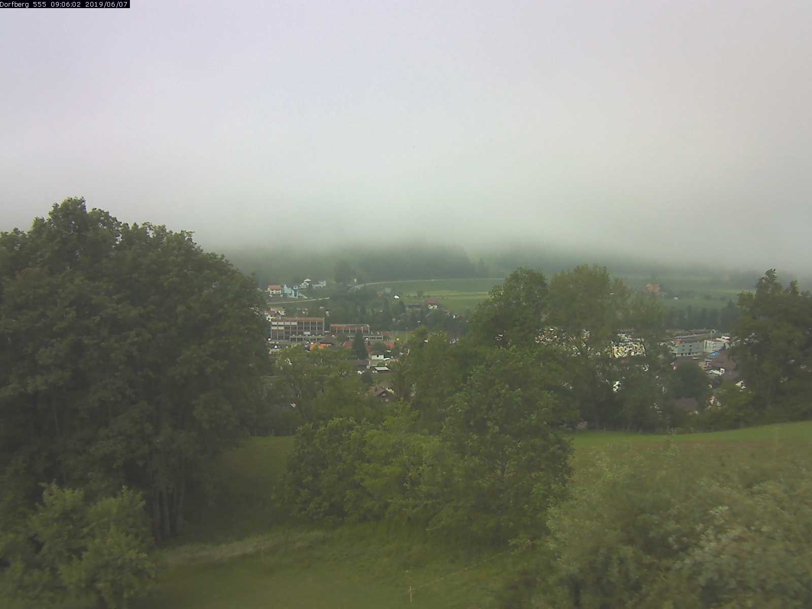 Webcam-Bild: Aussicht vom Dorfberg in Langnau 20190607-090601