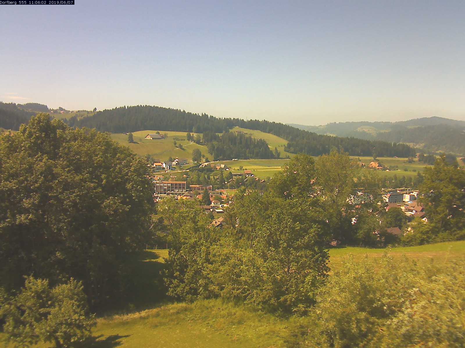 Webcam-Bild: Aussicht vom Dorfberg in Langnau 20190607-110601
