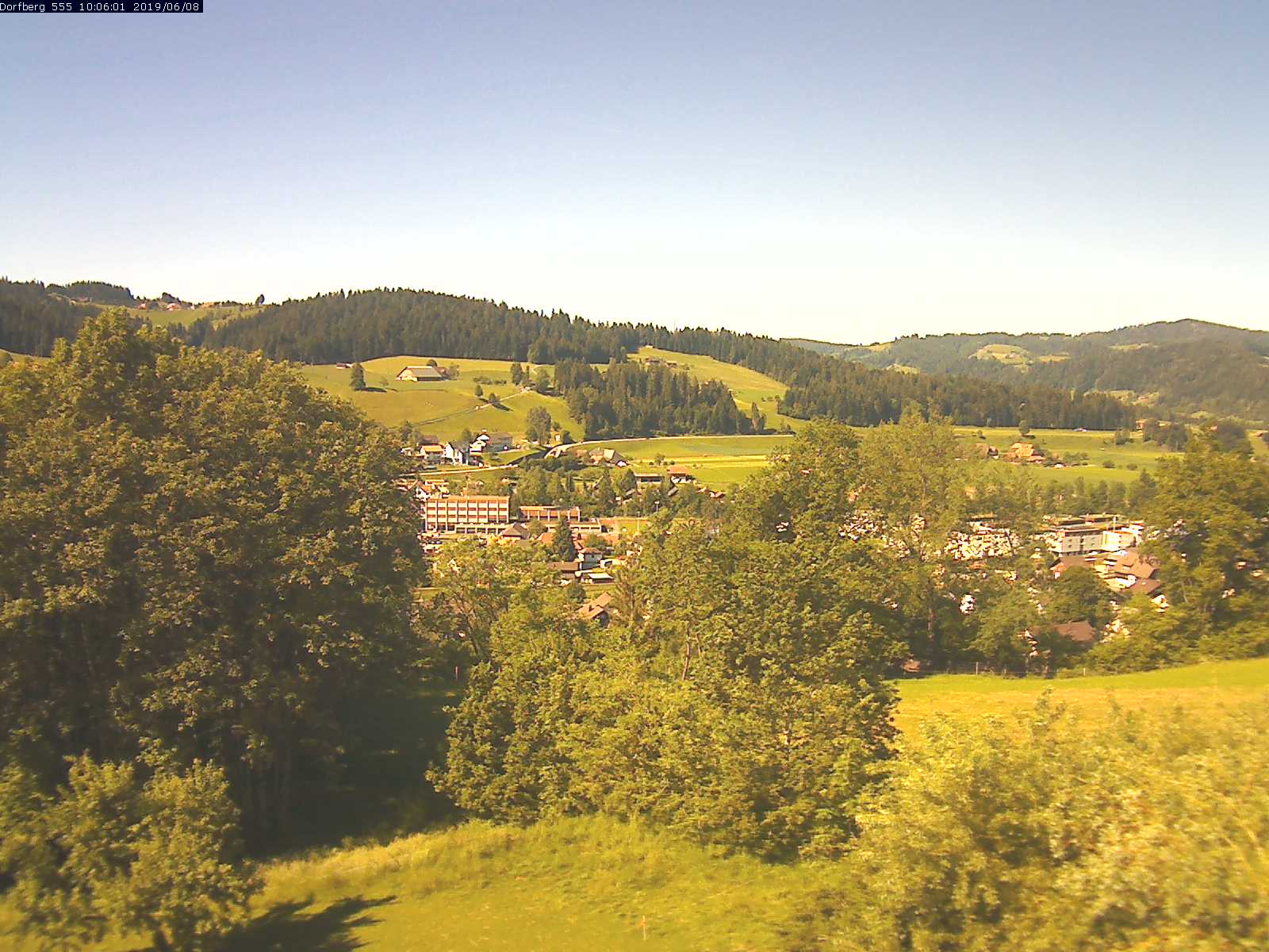 Webcam-Bild: Aussicht vom Dorfberg in Langnau 20190608-100601