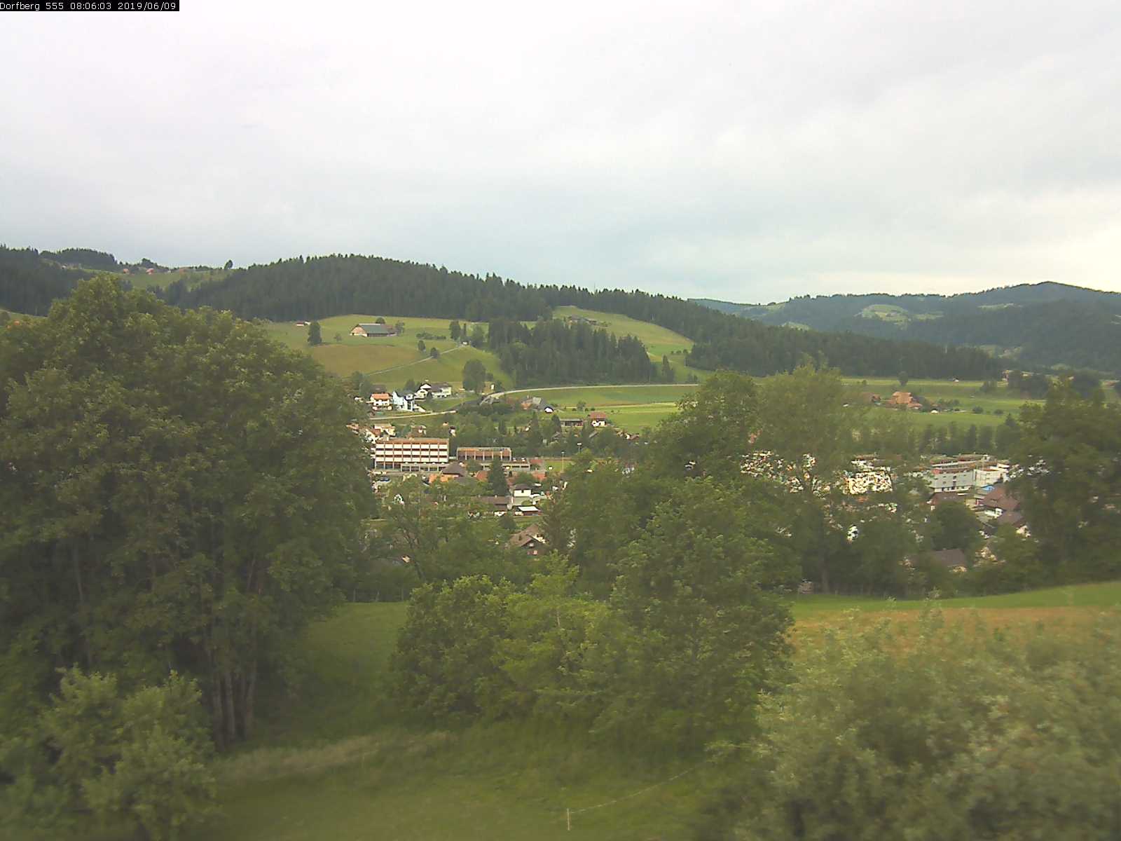 Webcam-Bild: Aussicht vom Dorfberg in Langnau 20190609-080601