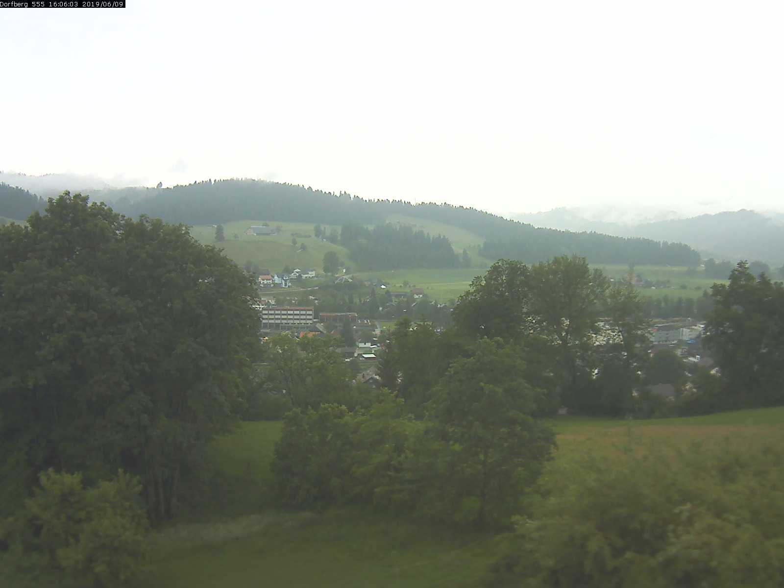 Webcam-Bild: Aussicht vom Dorfberg in Langnau 20190609-160601