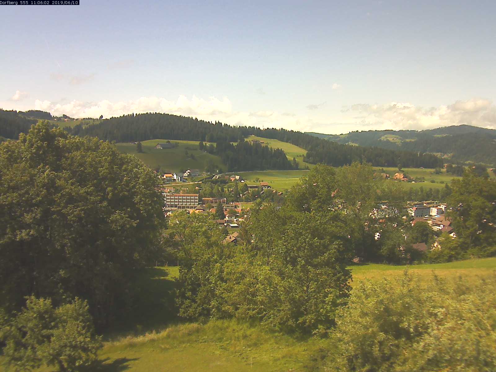 Webcam-Bild: Aussicht vom Dorfberg in Langnau 20190610-110601