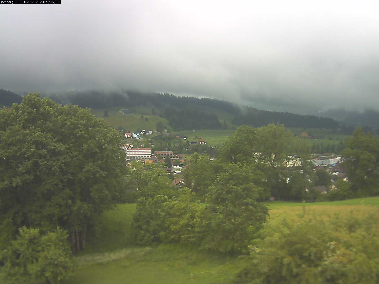 Webcam-Bild: Aussicht vom Dorfberg in Langnau 20190610-160601
