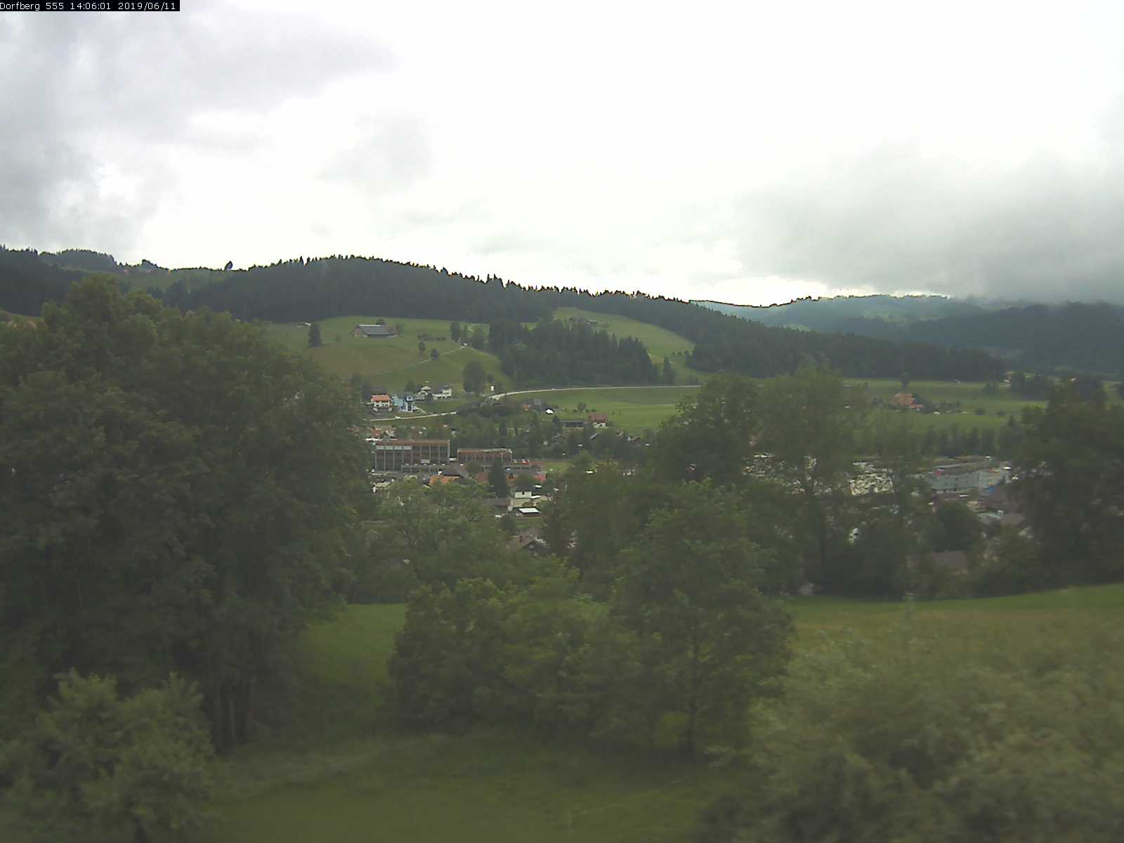 Webcam-Bild: Aussicht vom Dorfberg in Langnau 20190611-140601