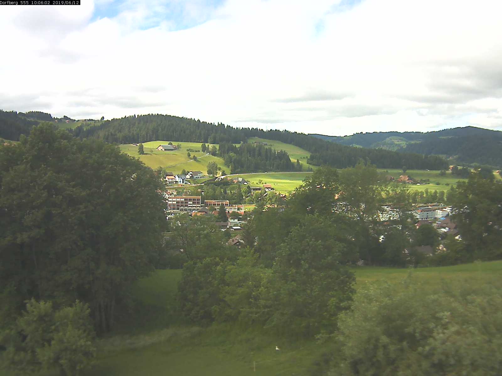 Webcam-Bild: Aussicht vom Dorfberg in Langnau 20190612-100602