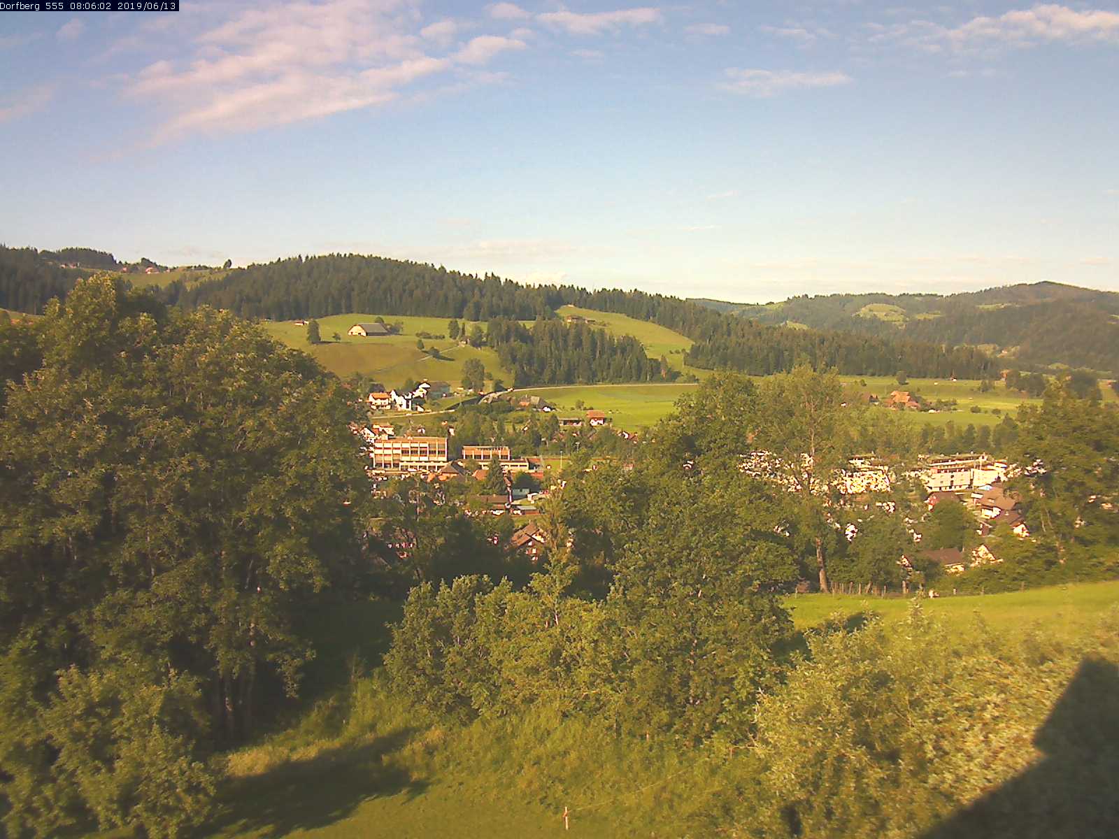 Webcam-Bild: Aussicht vom Dorfberg in Langnau 20190613-080601