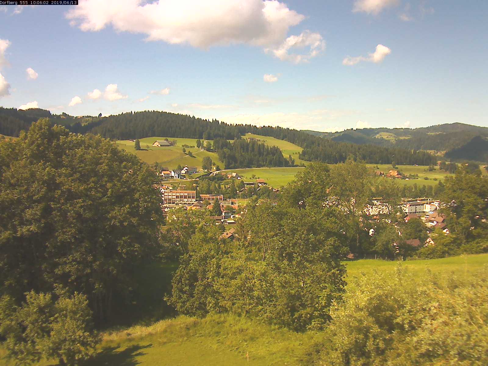 Webcam-Bild: Aussicht vom Dorfberg in Langnau 20190613-100601