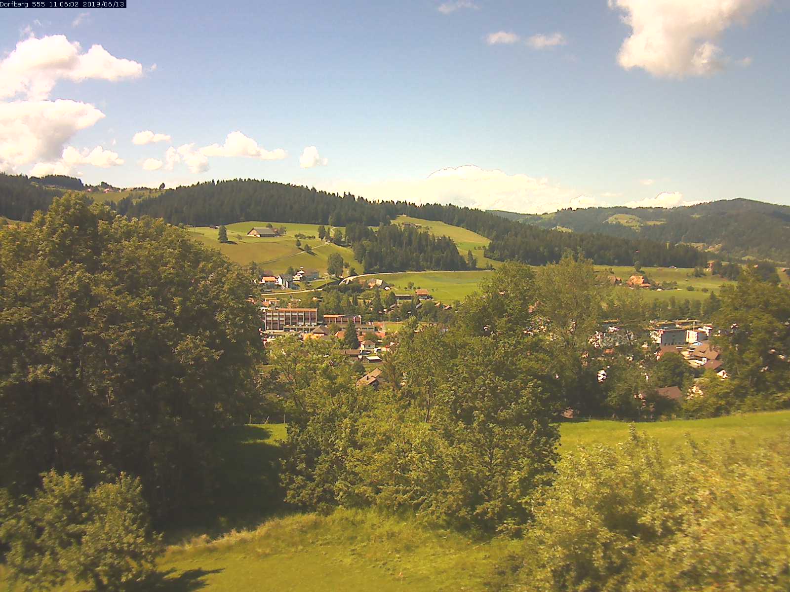 Webcam-Bild: Aussicht vom Dorfberg in Langnau 20190613-110601
