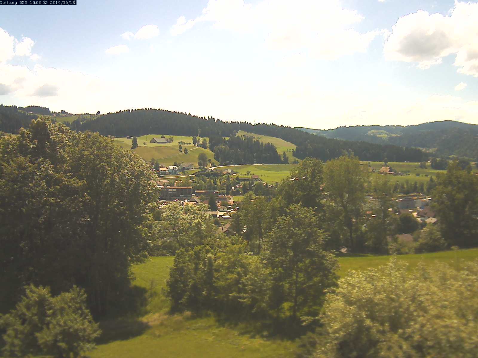 Webcam-Bild: Aussicht vom Dorfberg in Langnau 20190613-150601