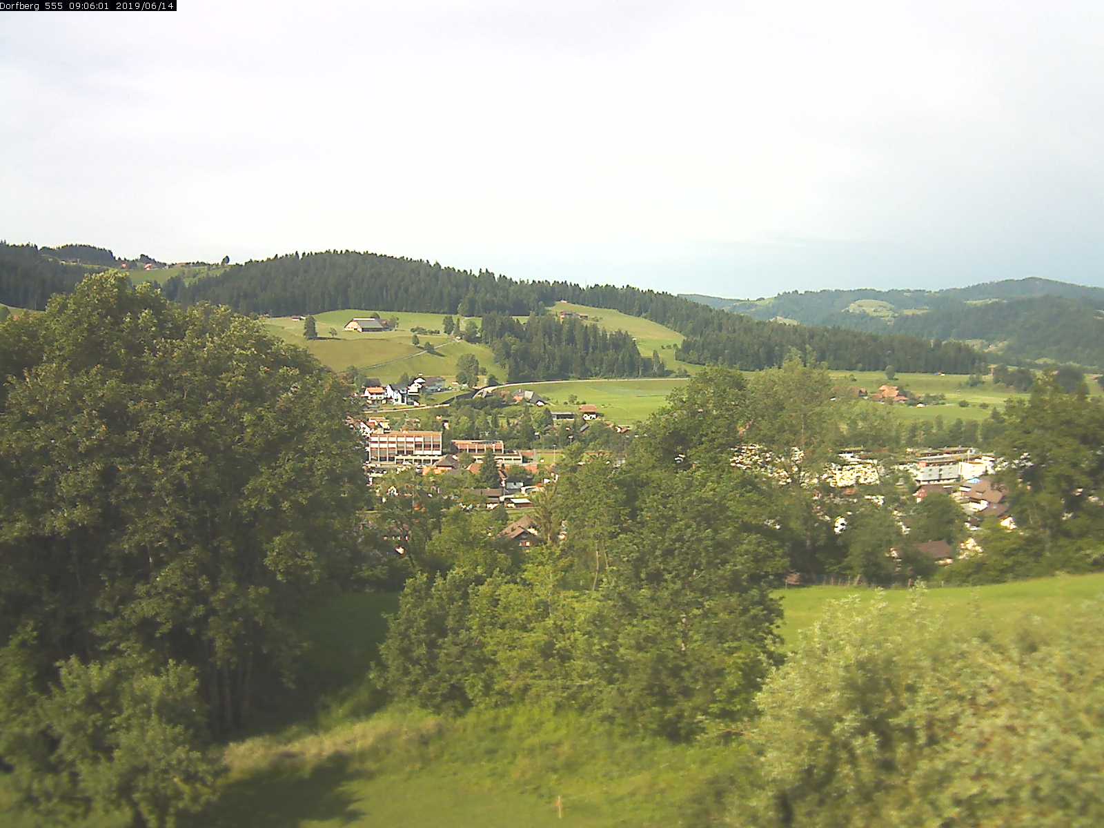 Webcam-Bild: Aussicht vom Dorfberg in Langnau 20190614-090601