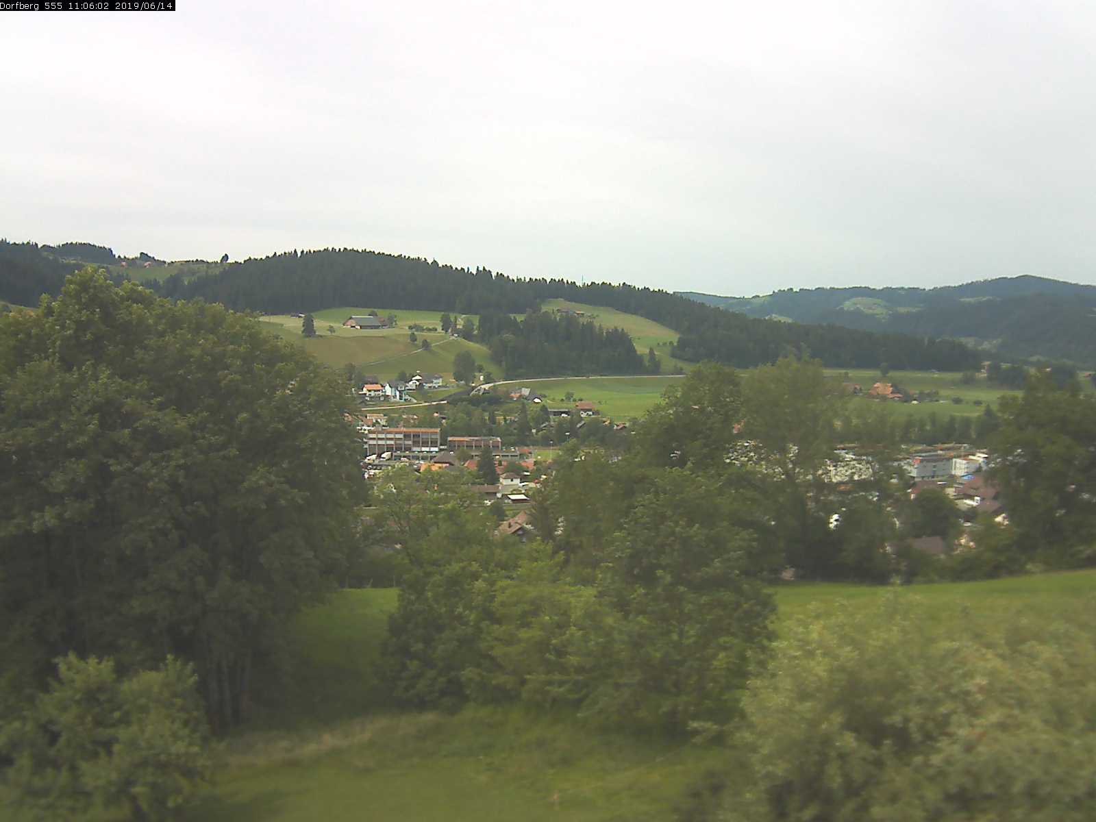 Webcam-Bild: Aussicht vom Dorfberg in Langnau 20190614-110601