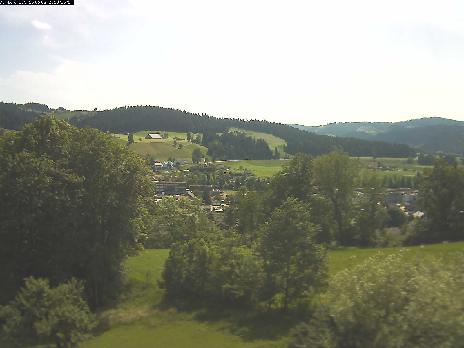 Webcam-Bild: Aussicht vom Dorfberg in Langnau 20190614-160601