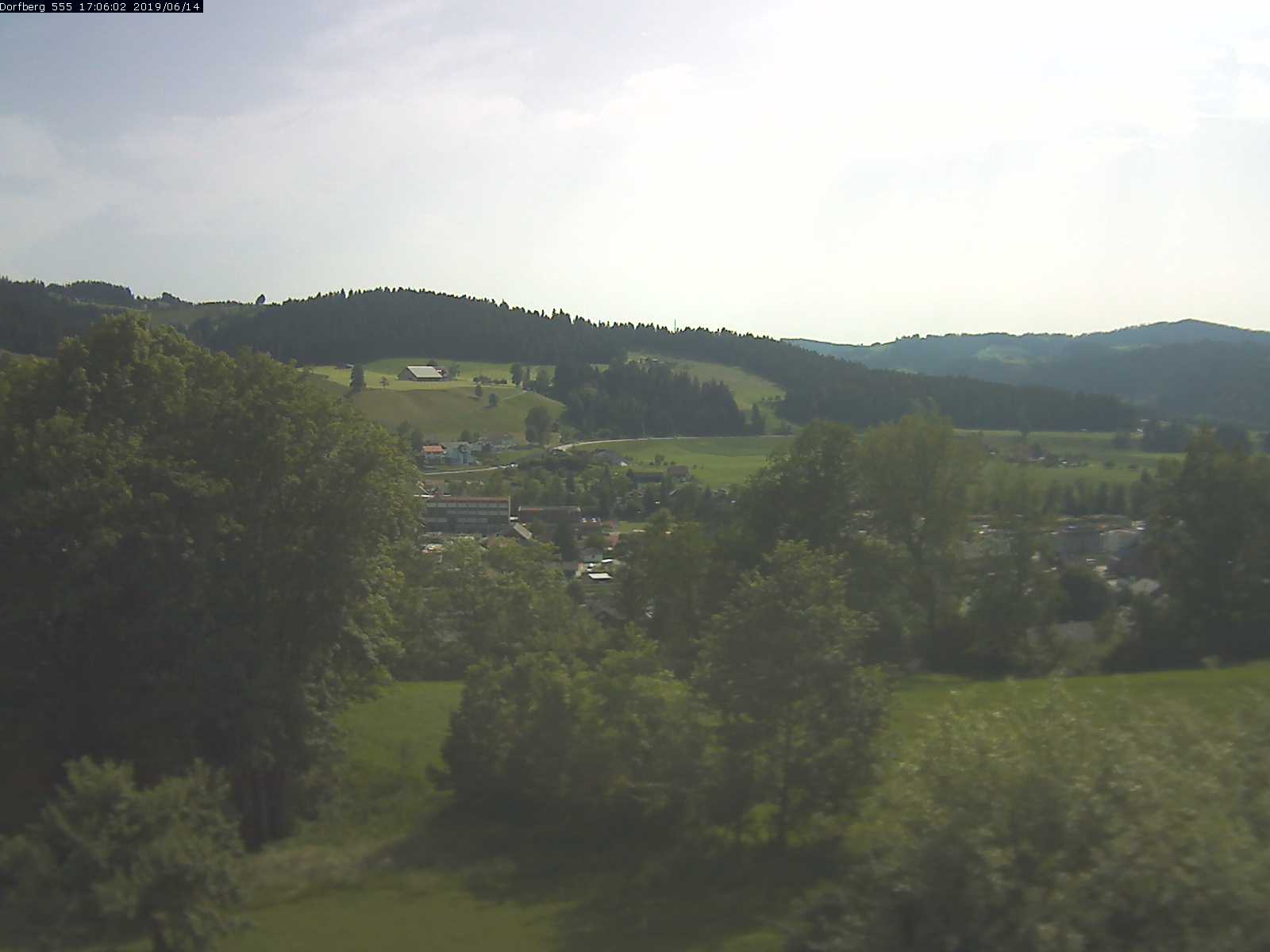 Webcam-Bild: Aussicht vom Dorfberg in Langnau 20190614-170601