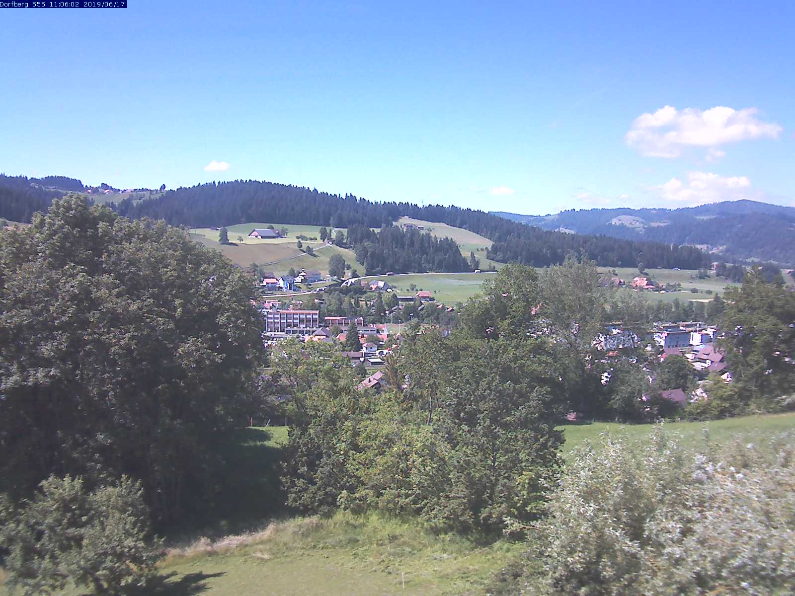 Webcam-Bild: Aussicht vom Dorfberg in Langnau 20190617-110601