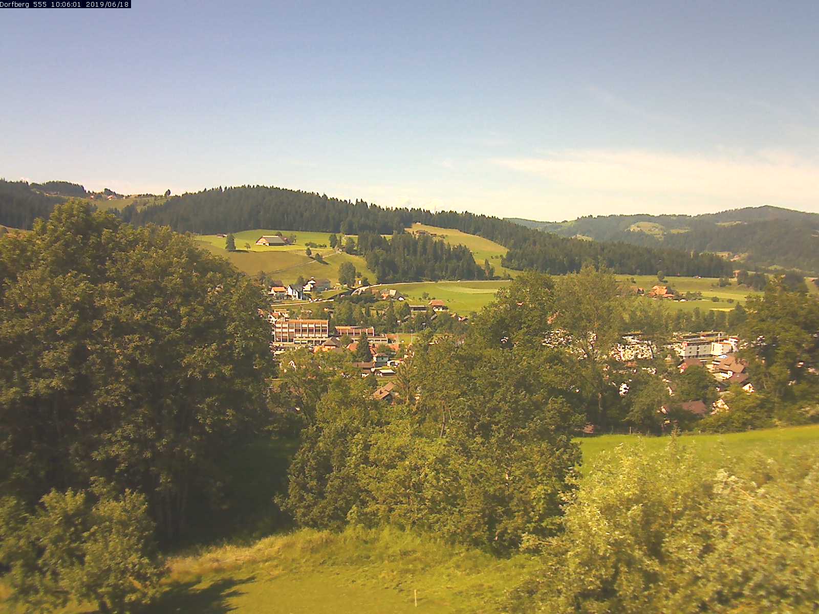 Webcam-Bild: Aussicht vom Dorfberg in Langnau 20190618-100601