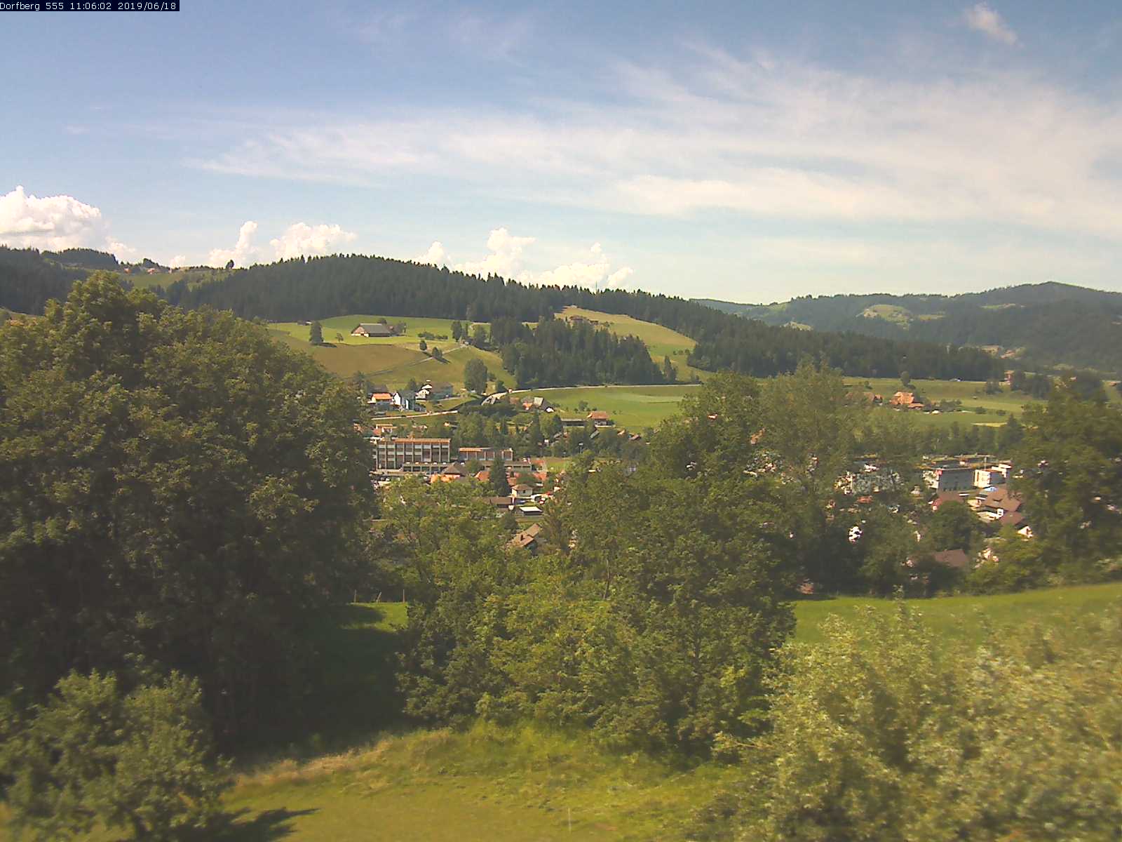 Webcam-Bild: Aussicht vom Dorfberg in Langnau 20190618-110601