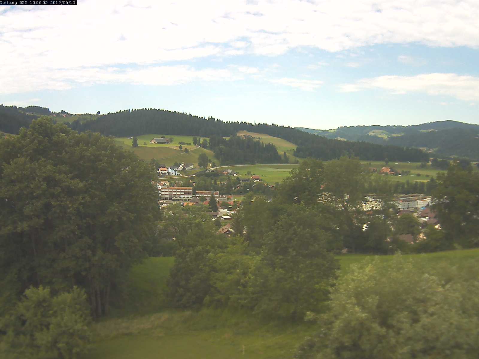 Webcam-Bild: Aussicht vom Dorfberg in Langnau 20190619-100601