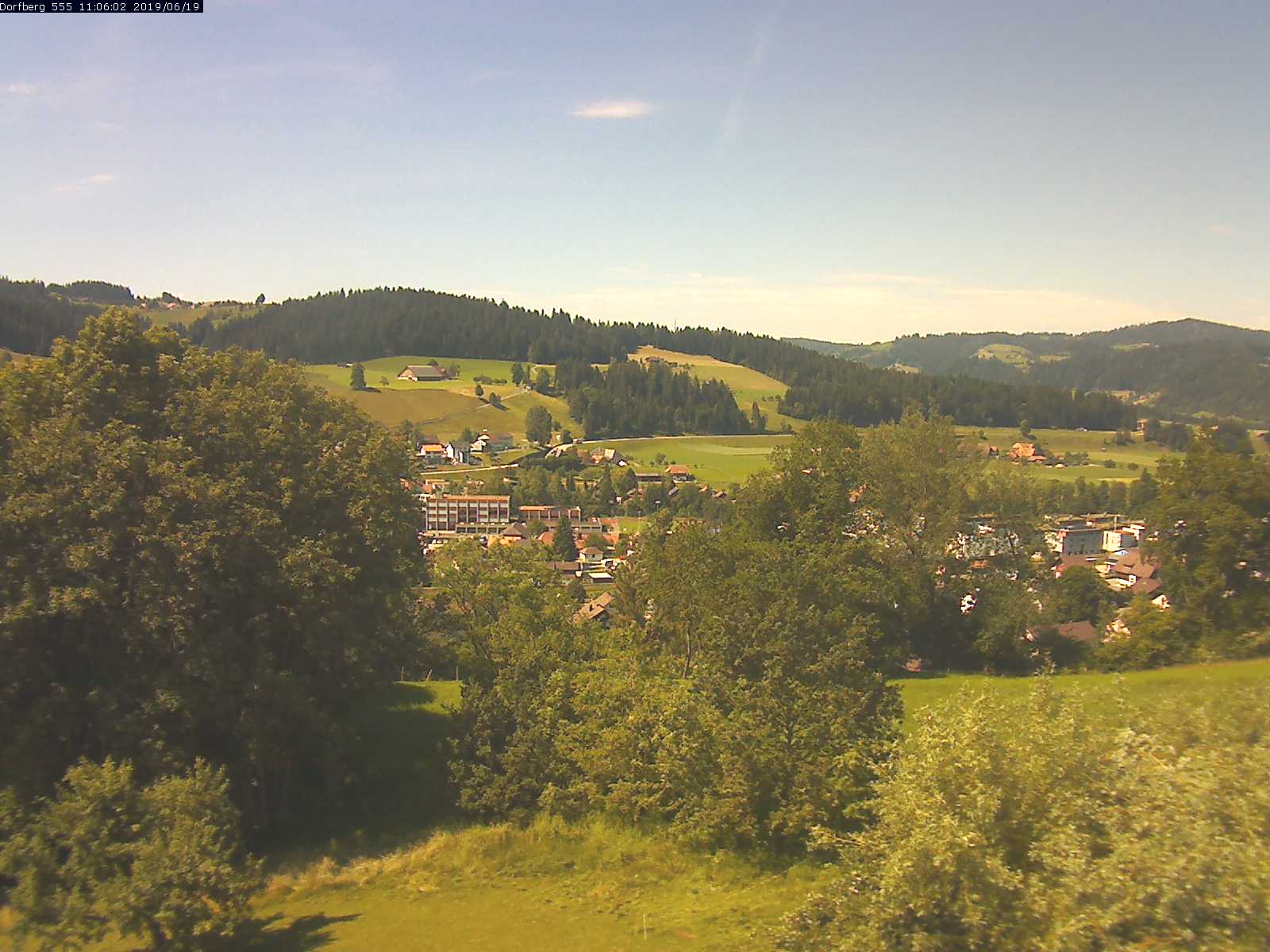 Webcam-Bild: Aussicht vom Dorfberg in Langnau 20190619-110601