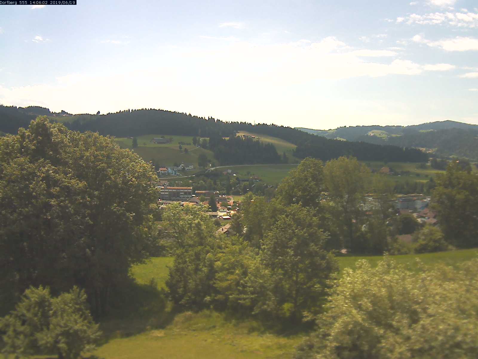Webcam-Bild: Aussicht vom Dorfberg in Langnau 20190619-140601