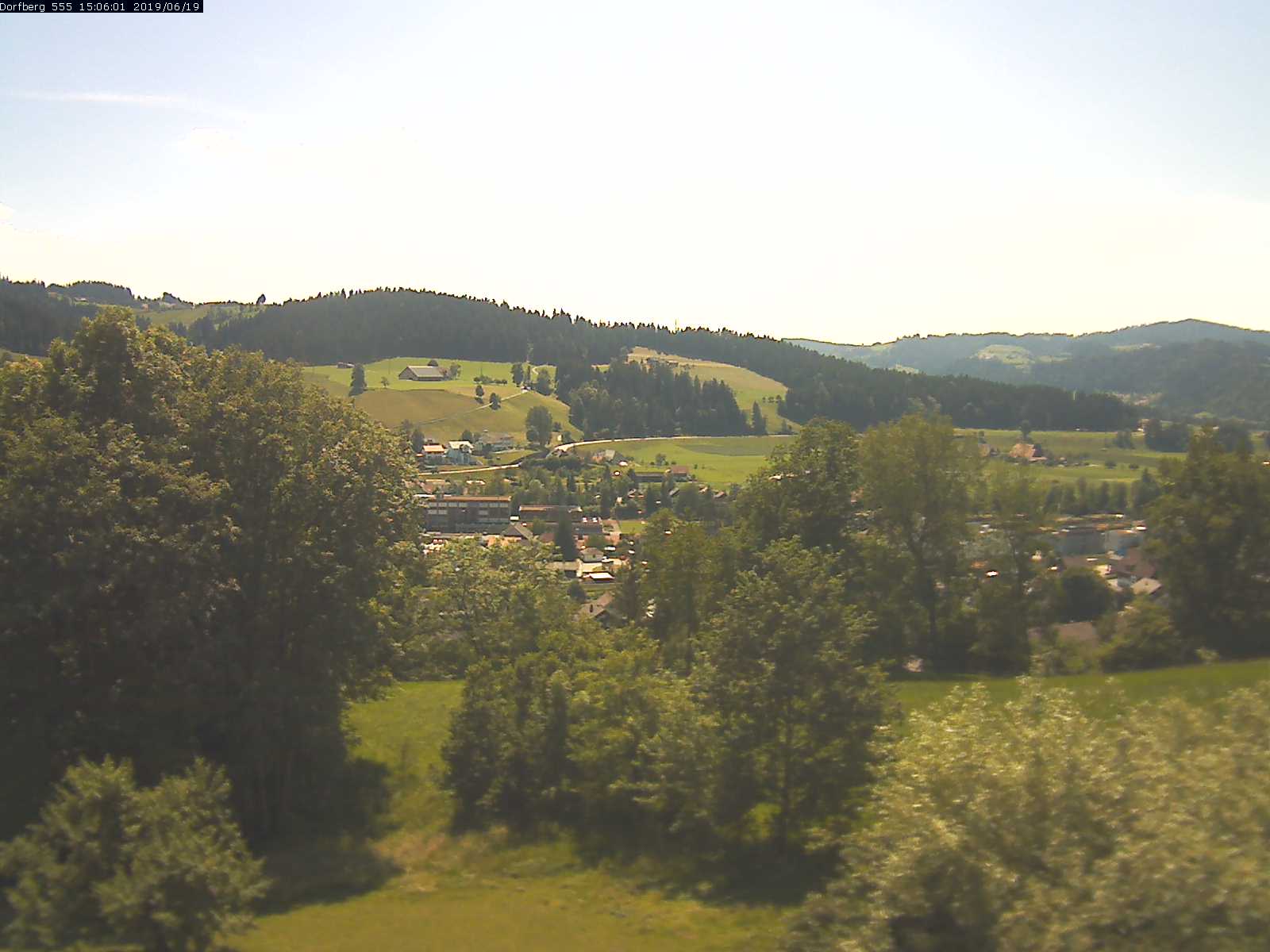 Webcam-Bild: Aussicht vom Dorfberg in Langnau 20190619-150601