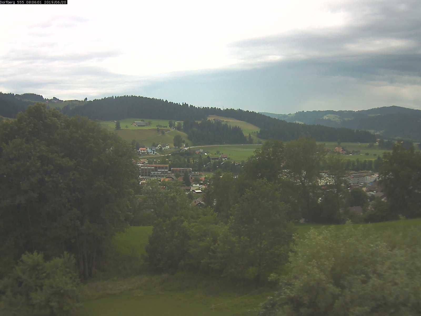 Webcam-Bild: Aussicht vom Dorfberg in Langnau 20190620-080601