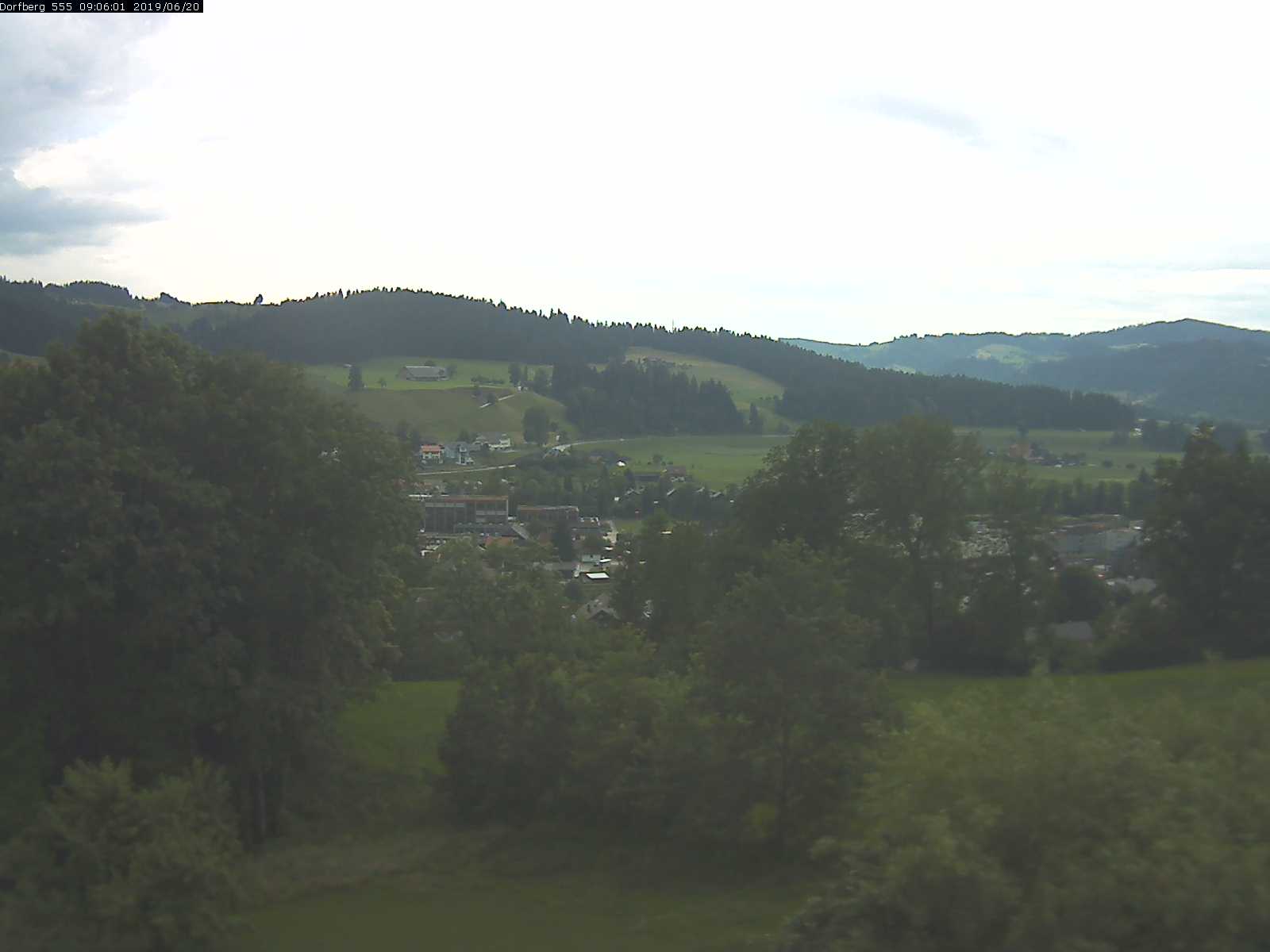 Webcam-Bild: Aussicht vom Dorfberg in Langnau 20190620-090601