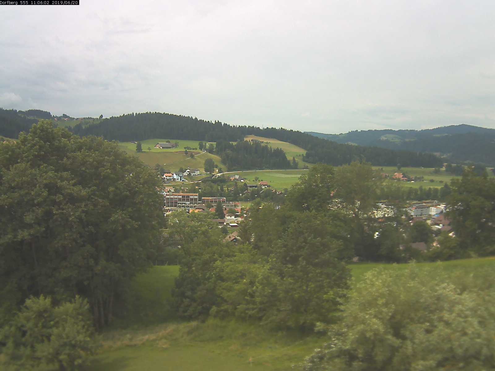 Webcam-Bild: Aussicht vom Dorfberg in Langnau 20190620-110601
