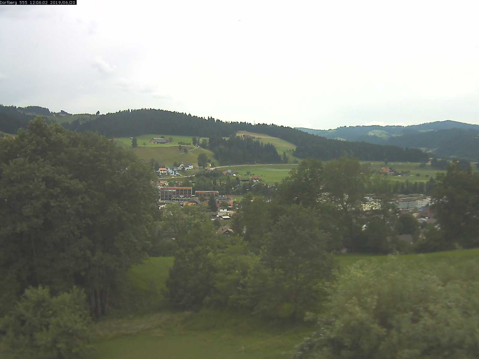 Webcam-Bild: Aussicht vom Dorfberg in Langnau 20190620-120601