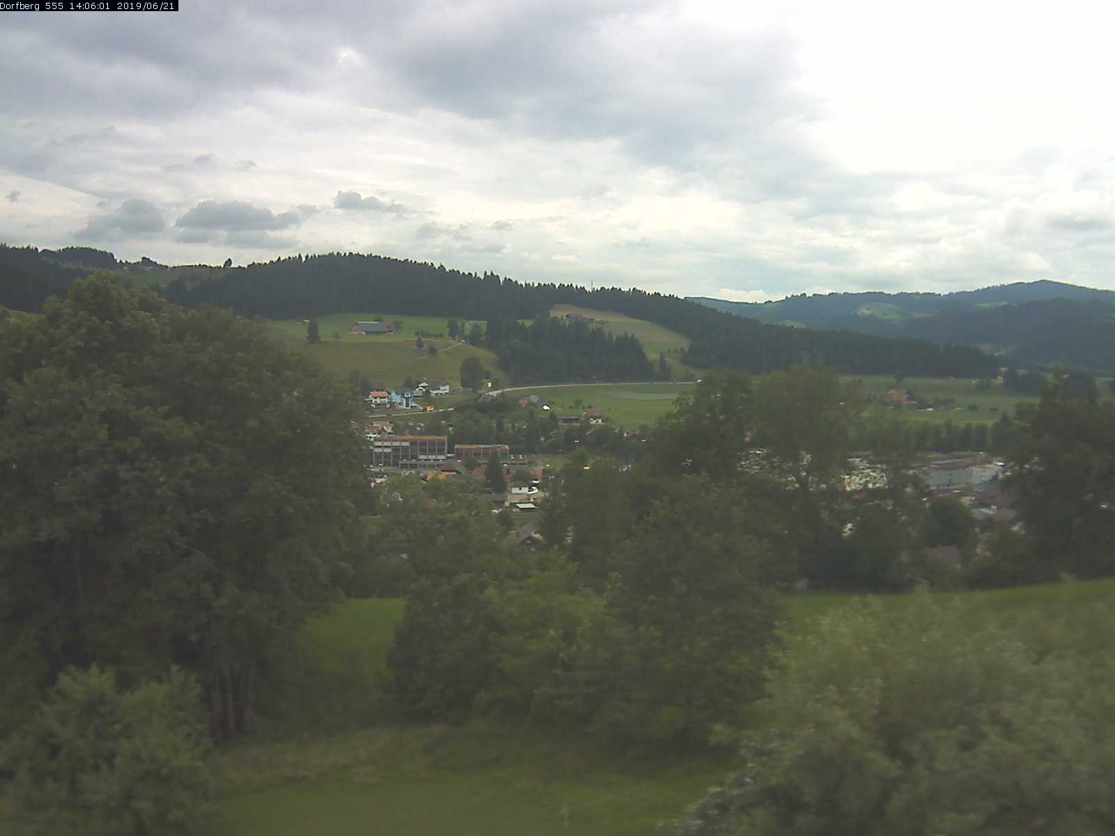 Webcam-Bild: Aussicht vom Dorfberg in Langnau 20190621-140601