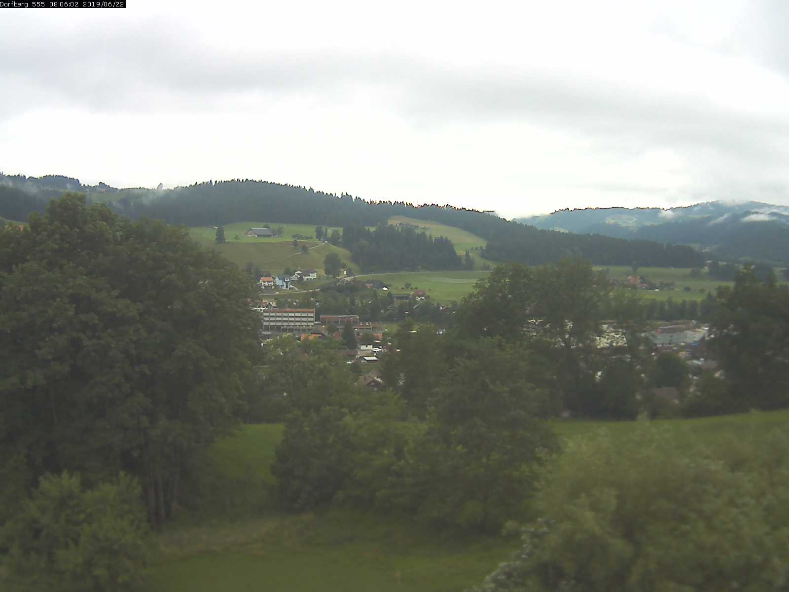 Webcam-Bild: Aussicht vom Dorfberg in Langnau 20190622-080601
