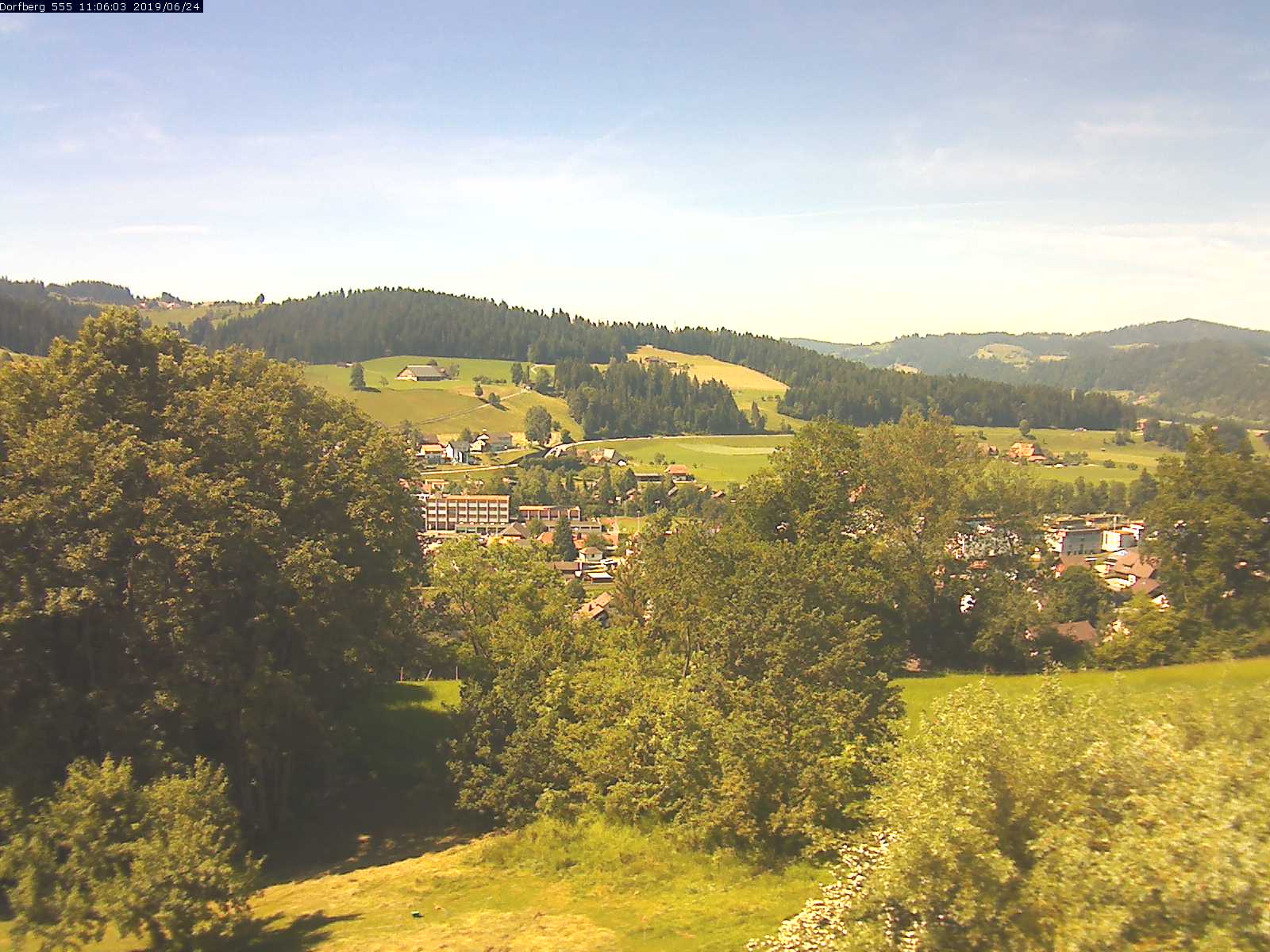 Webcam-Bild: Aussicht vom Dorfberg in Langnau 20190624-110601