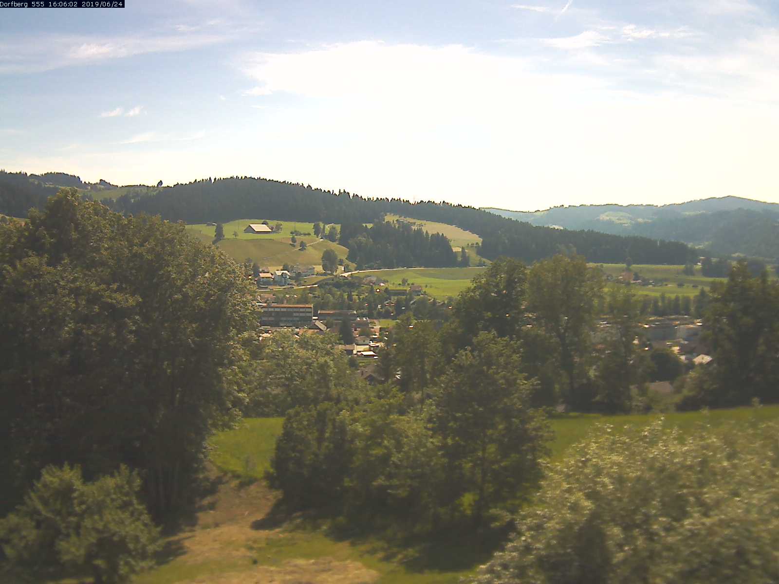 Webcam-Bild: Aussicht vom Dorfberg in Langnau 20190624-160601