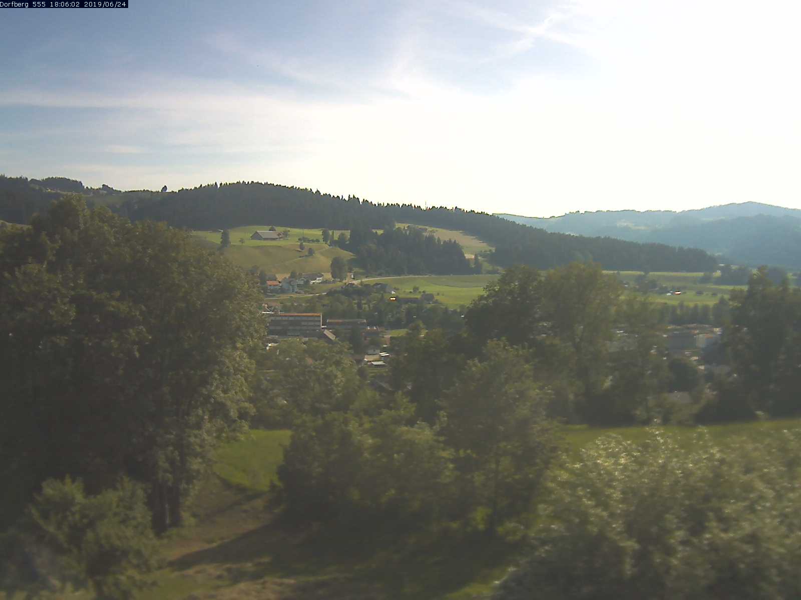 Webcam-Bild: Aussicht vom Dorfberg in Langnau 20190624-180601