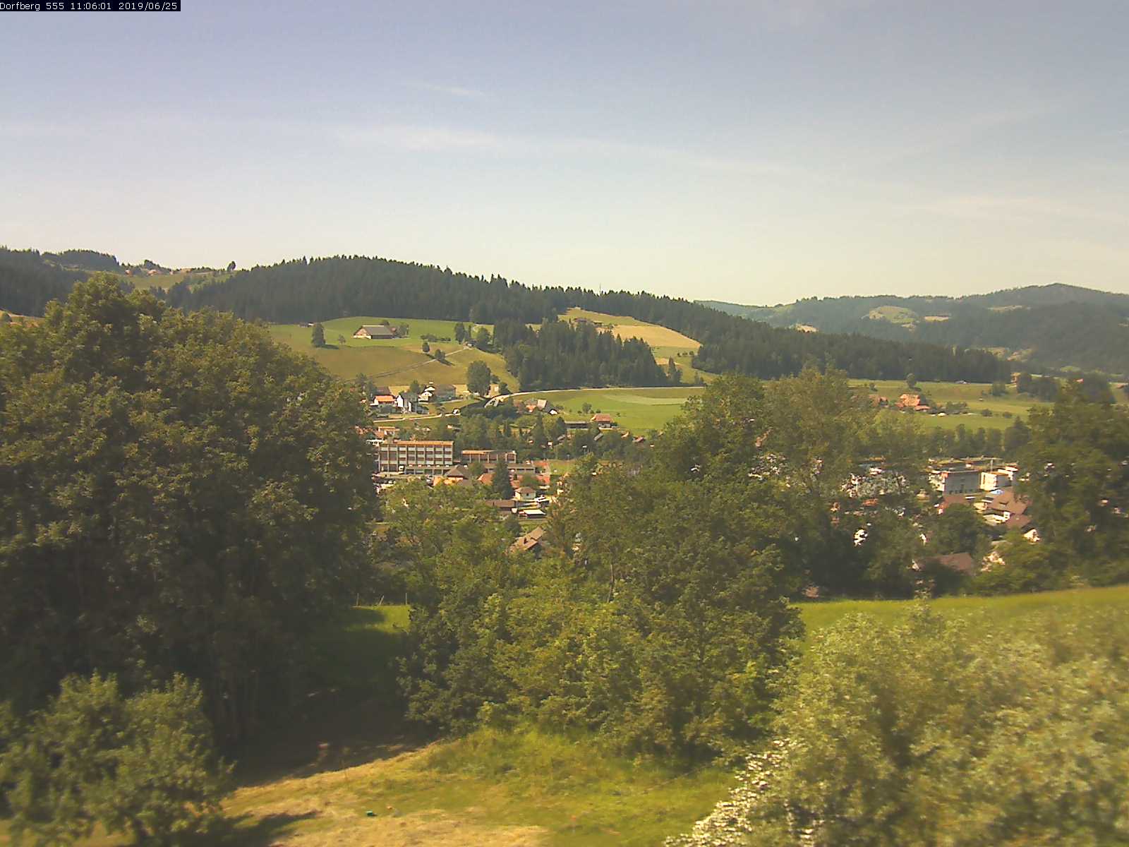 Webcam-Bild: Aussicht vom Dorfberg in Langnau 20190625-110601