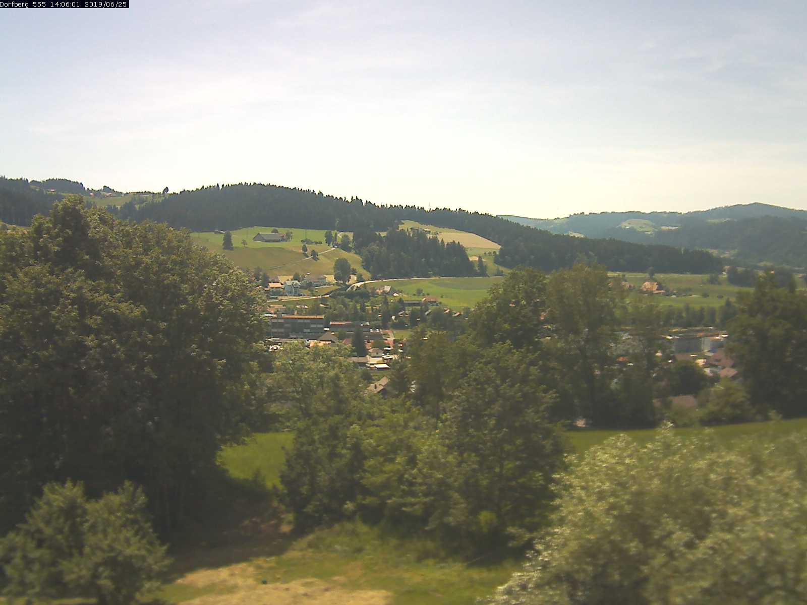 Webcam-Bild: Aussicht vom Dorfberg in Langnau 20190625-140601
