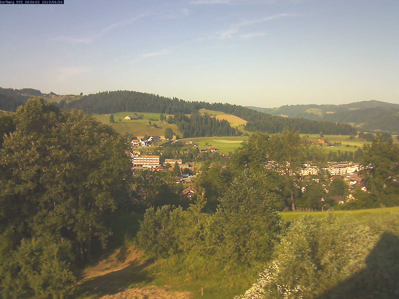 Webcam-Bild: Aussicht vom Dorfberg in Langnau 20190626-080602