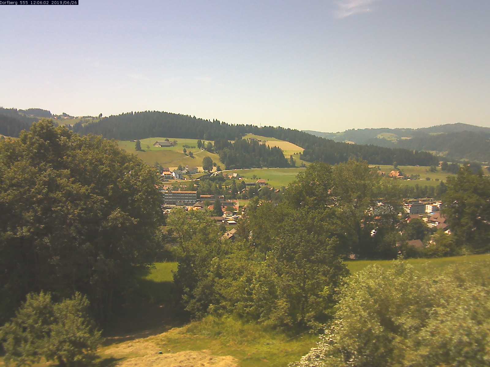 Webcam-Bild: Aussicht vom Dorfberg in Langnau 20190626-120601