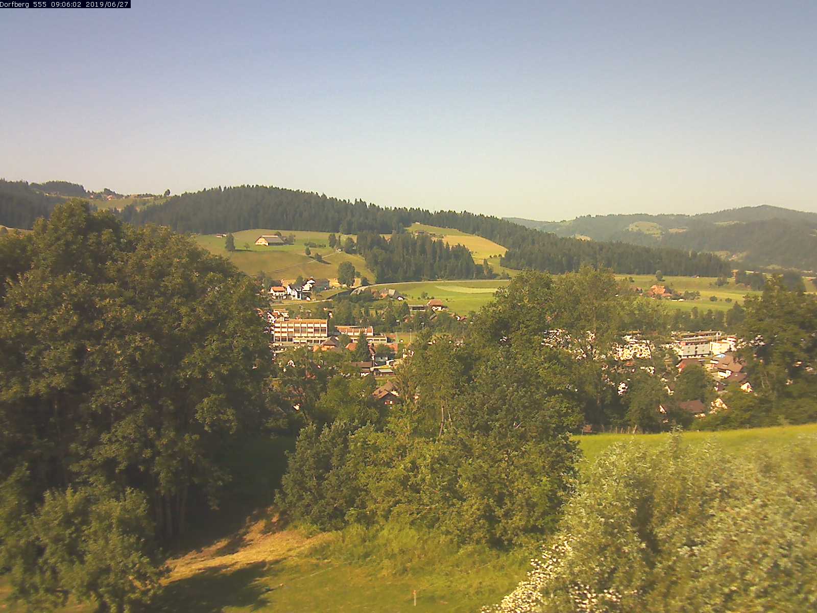 Webcam-Bild: Aussicht vom Dorfberg in Langnau 20190627-090601
