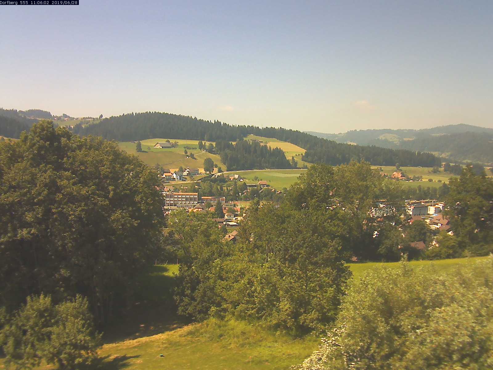 Webcam-Bild: Aussicht vom Dorfberg in Langnau 20190628-110601