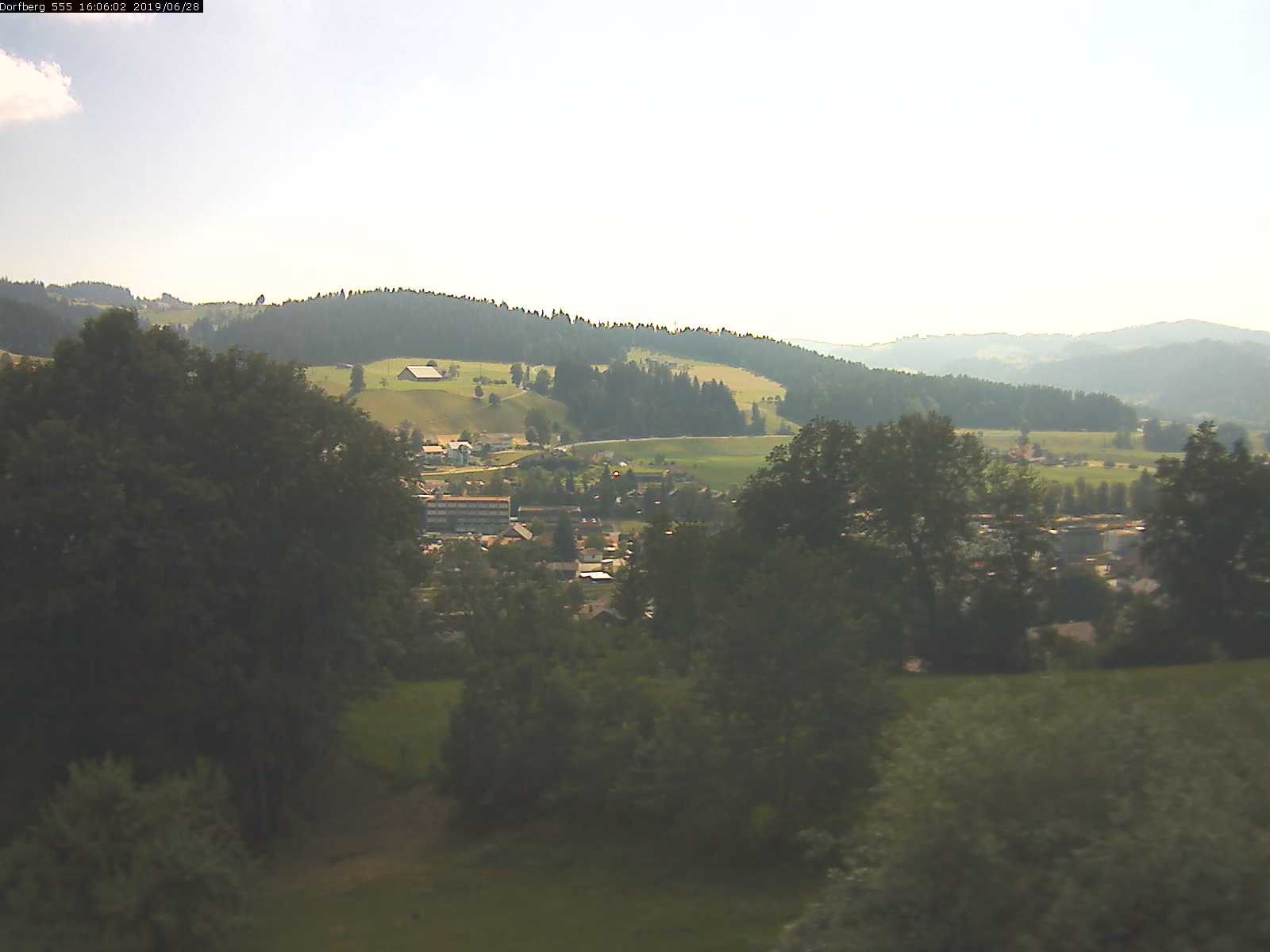 Webcam-Bild: Aussicht vom Dorfberg in Langnau 20190628-160601