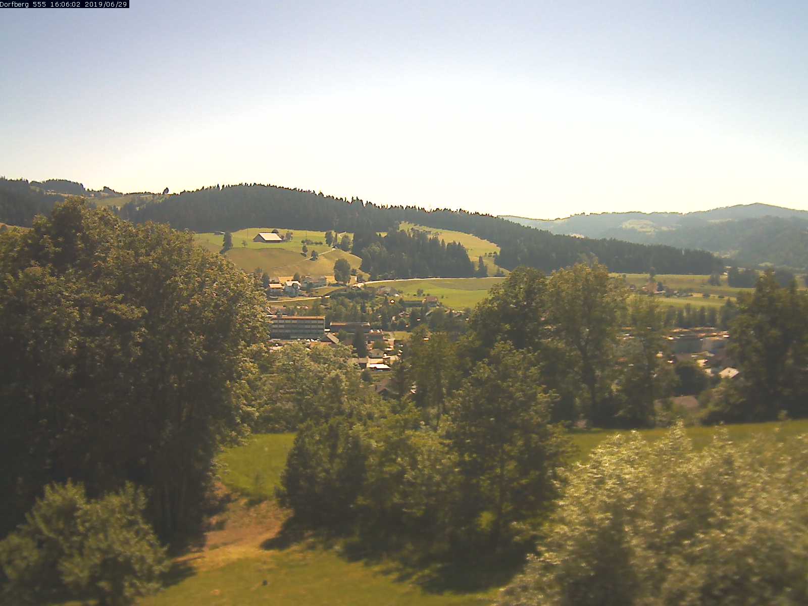 Webcam-Bild: Aussicht vom Dorfberg in Langnau 20190629-160601